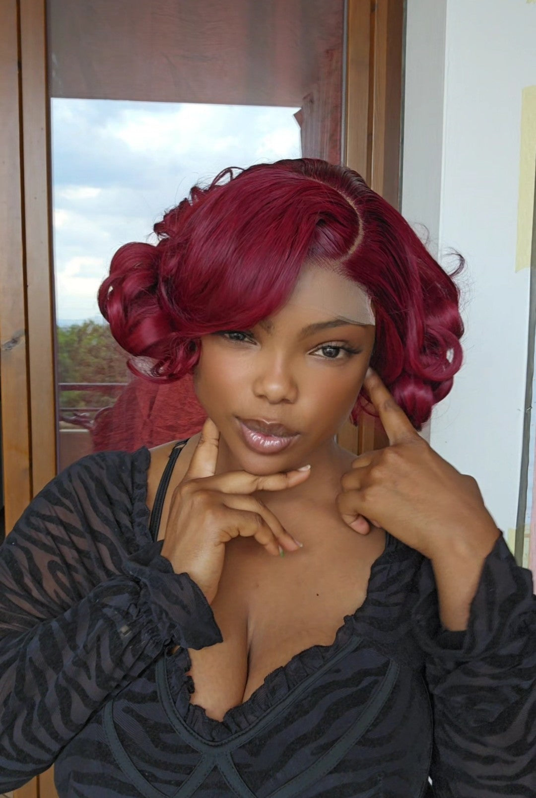 Sassy bounce glueless closure