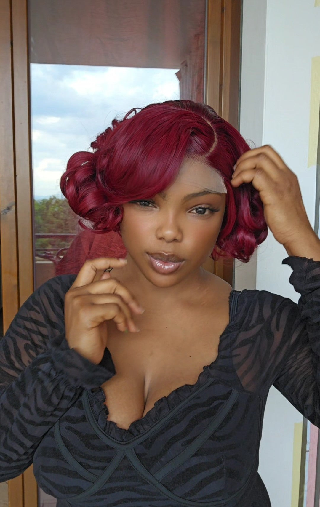 Sassy bounce glueless closure